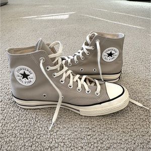High-top Converse Chucks Unisex